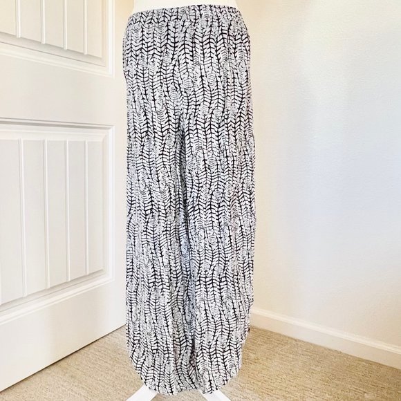 Raya Sun Resort Beachwear Vine Print Wide Leg Open Leg Wrap Cropped Rayon Pant - Picture 4 of 11